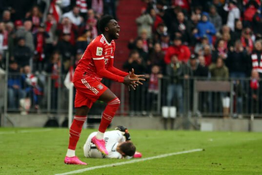 Bayern defender Alphonso Davies takes back step from potential Madrid move